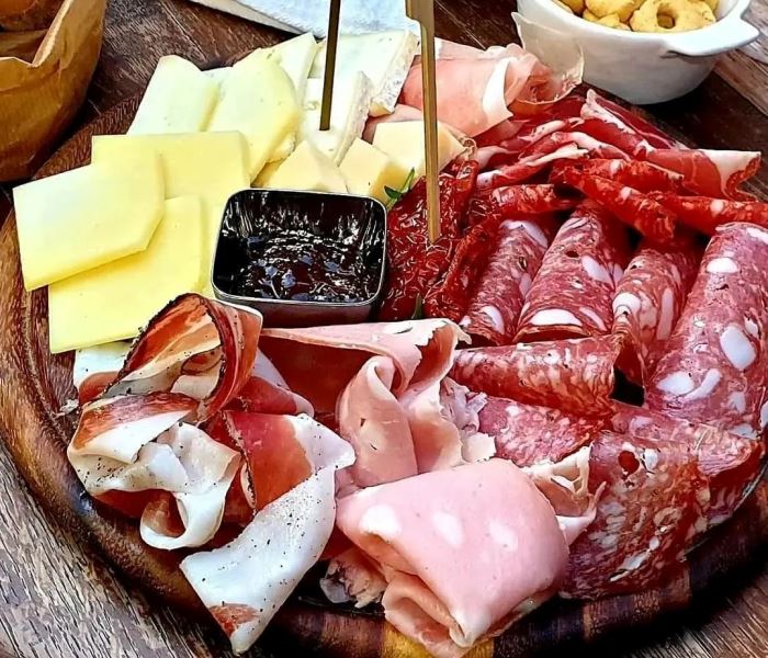 images/taglieri/Sfizioso.jpg#joomlaImage://local-images/taglieri/Sfizioso.jpg?width=700&height=600